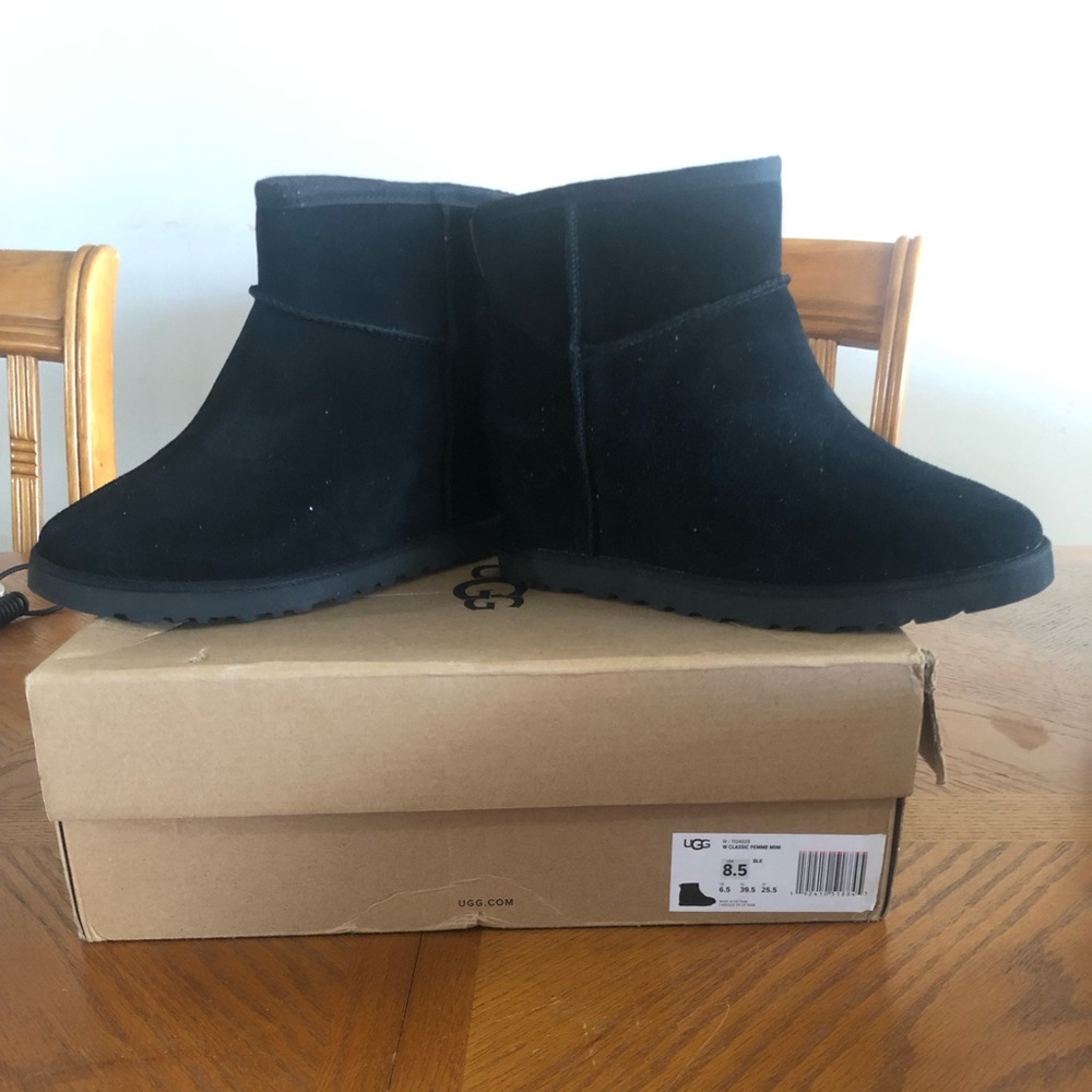 UGG Classic Femme Mini Boots